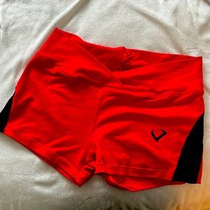 Violate the Dresscode Red shorts